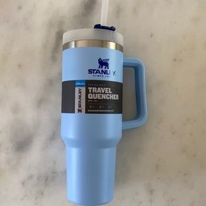 NWT Chambray Stanley Travel Quencher Cup with Handle 40oz Light Blue